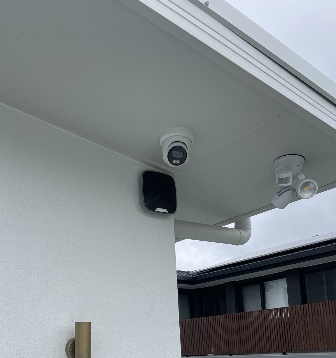 Alarm sensor installation